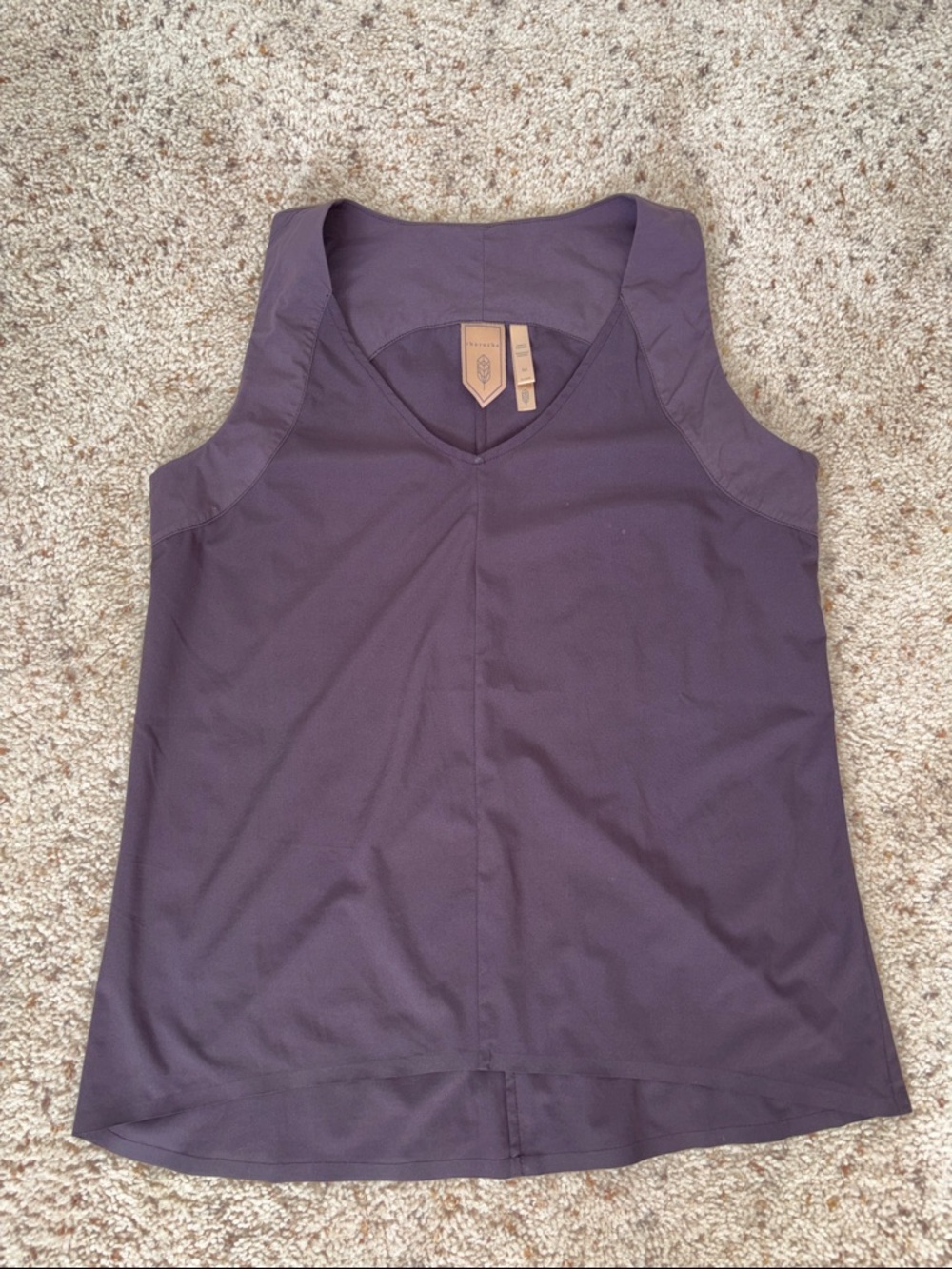 Indygena Sleeveless V-Neck Women's Top in Deep Plum / Brown size Medium